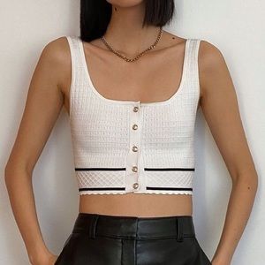 Babaton Aritzia White Sculpt Knit Cropped Tank Top Pearl Front Button Do…